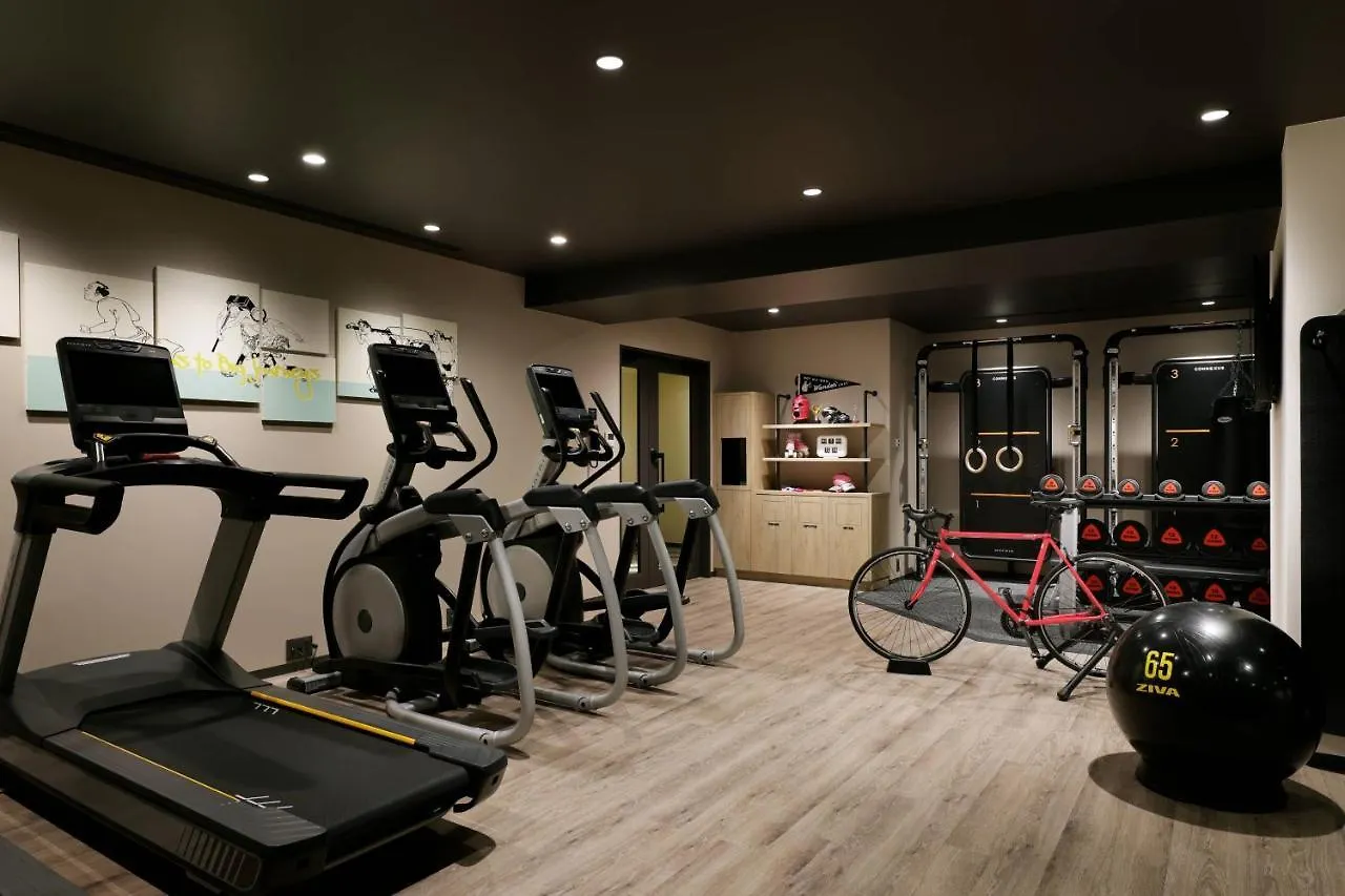 Moxy Kyoto Hotel
